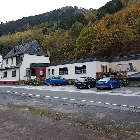 Rudi Trippen-hilgers * Zell an der Mosel